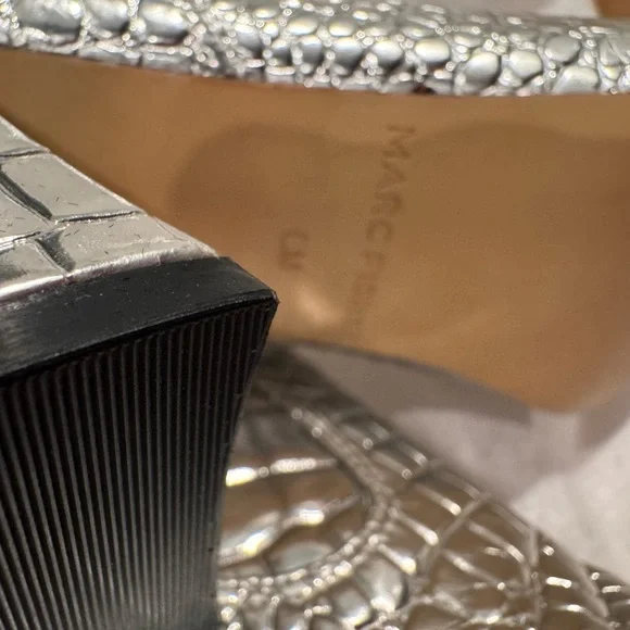 Marc Fisher Silver Snakeskin Knee-High Boots – Size 6
🔥🔥🔥 festival vibes - Picture 10 of 13